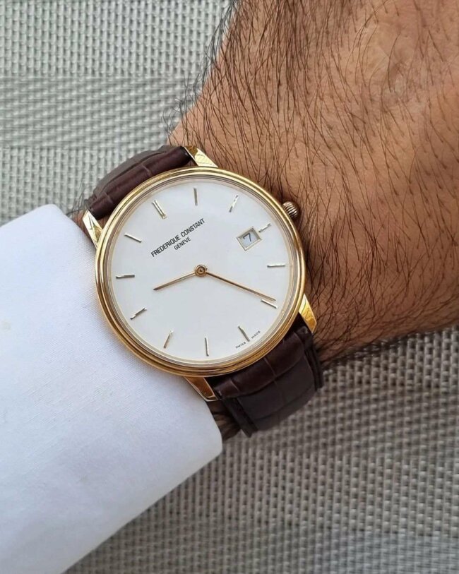A minimal yet stylish look with a Frederique Constant Slimline.