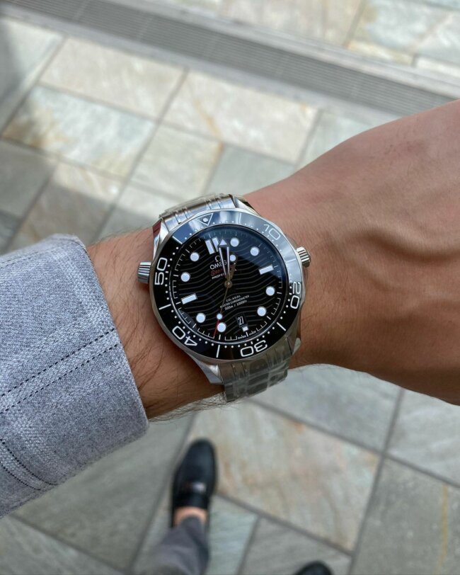 A unique look with an Omega Seamaster. 