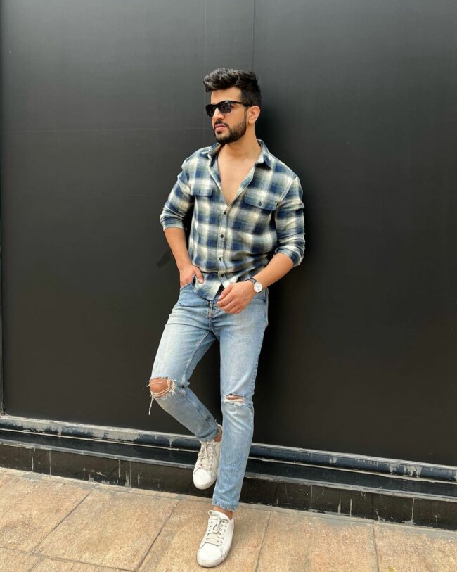 A cool look with a plaid shirt. 