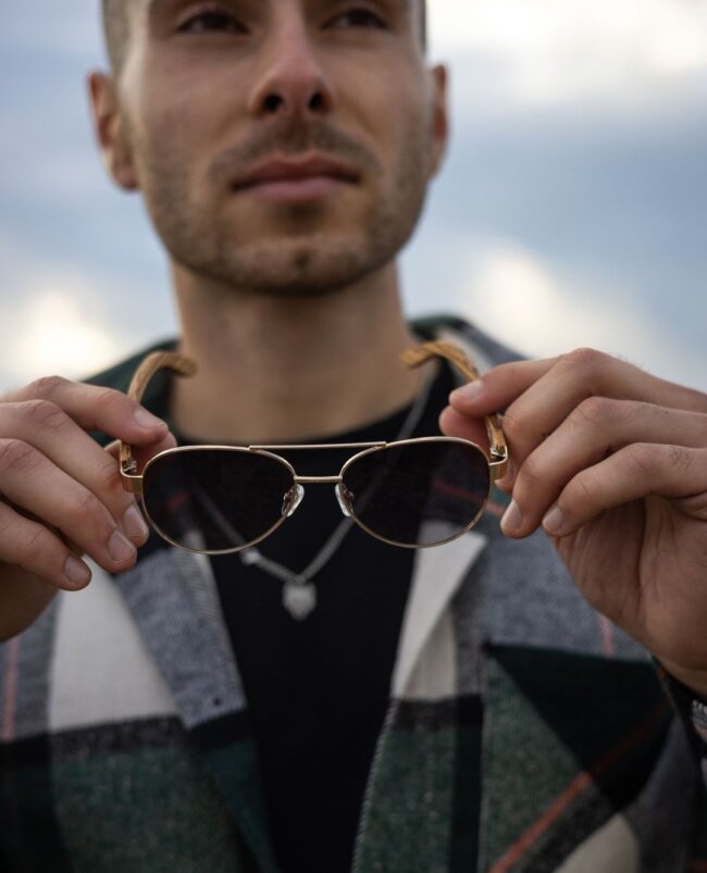 A unique look with polarized bamboos. 