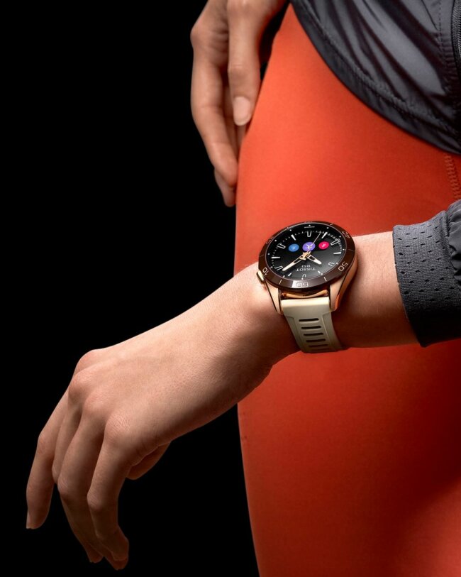 A fashionable look with a Tissot T-Touch watch. 
