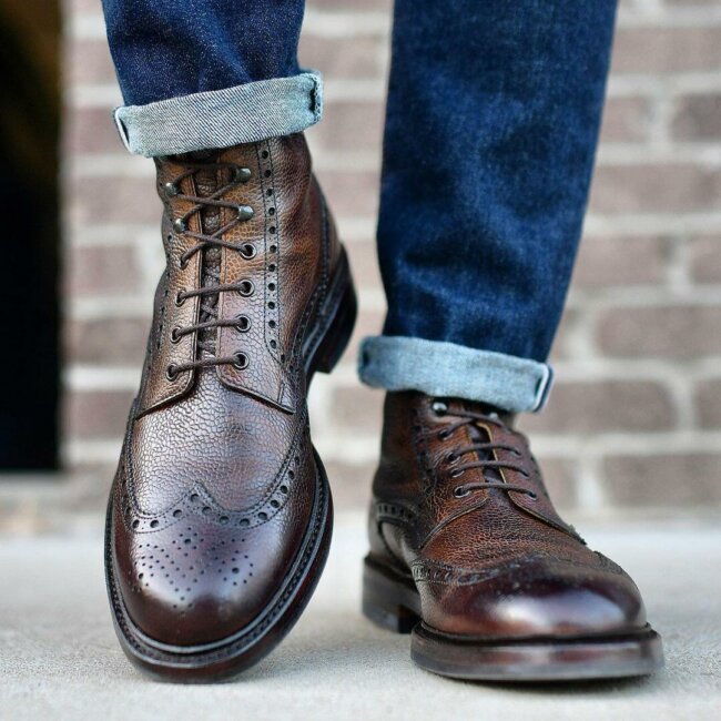 A sleek look with wingtip boots. 