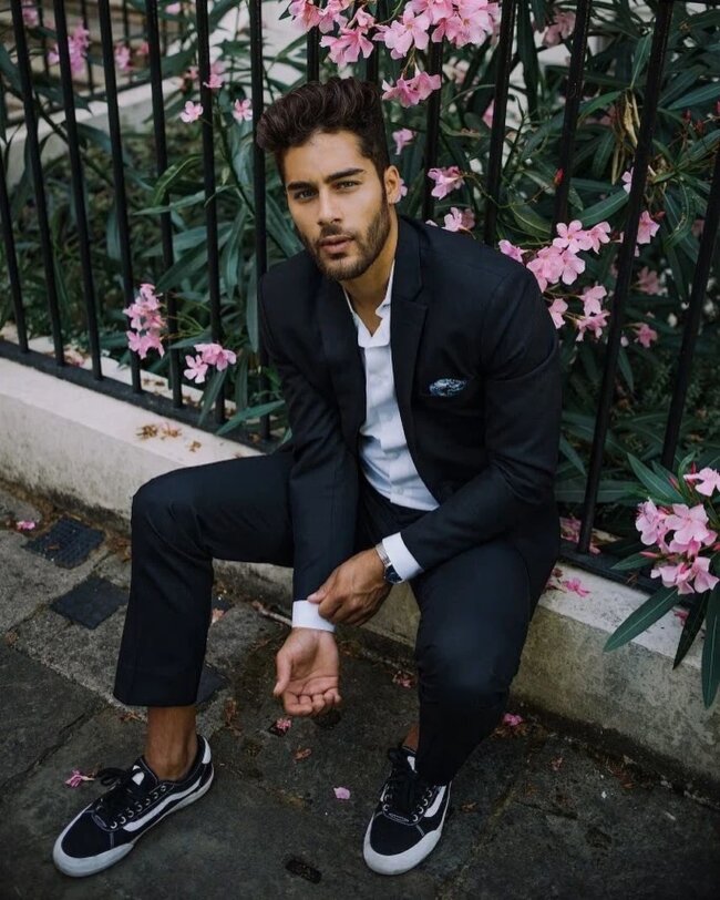 35 Black Suits With Sneakers Men’s Fashion