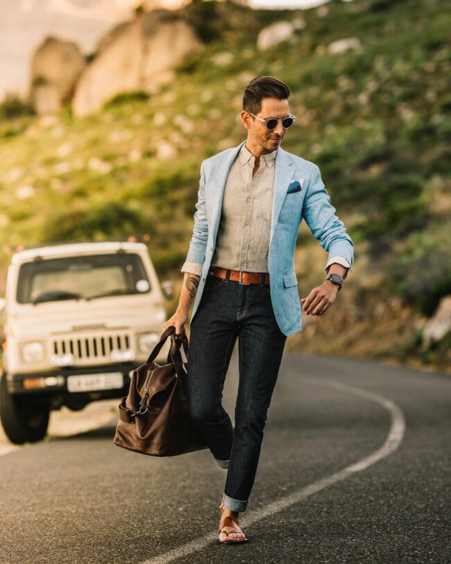 A refined look with blazer and jeans.