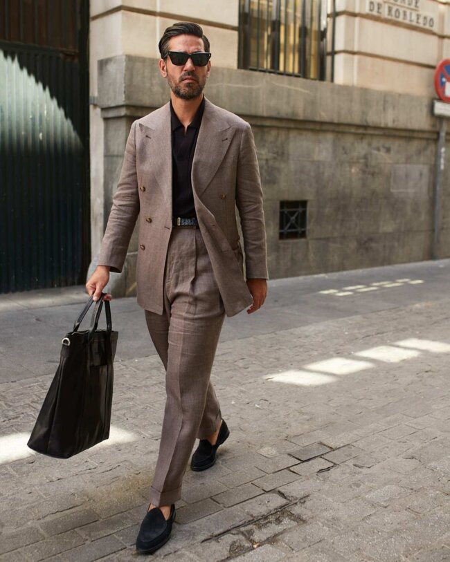 A charming look with a brown linen suit.