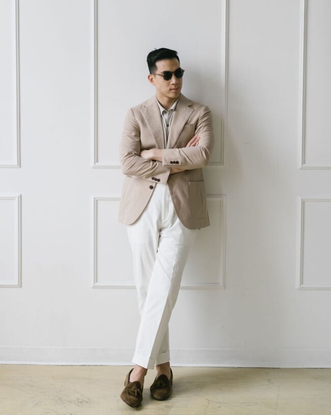A cool look with a cream blazer. 