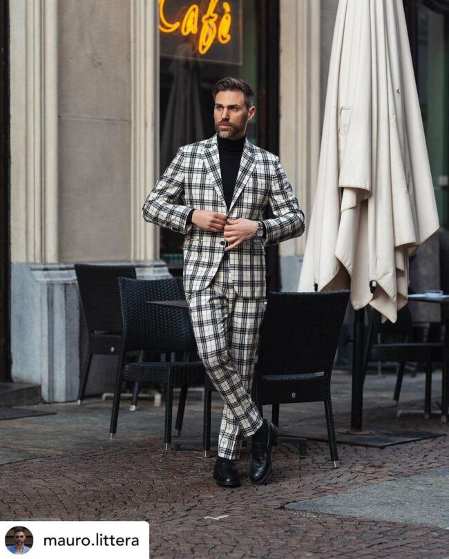 A unique look with patterned suit.