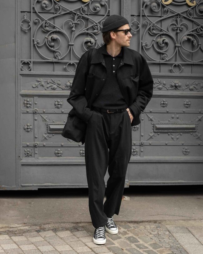 A refined look with relaxed black outfit.
