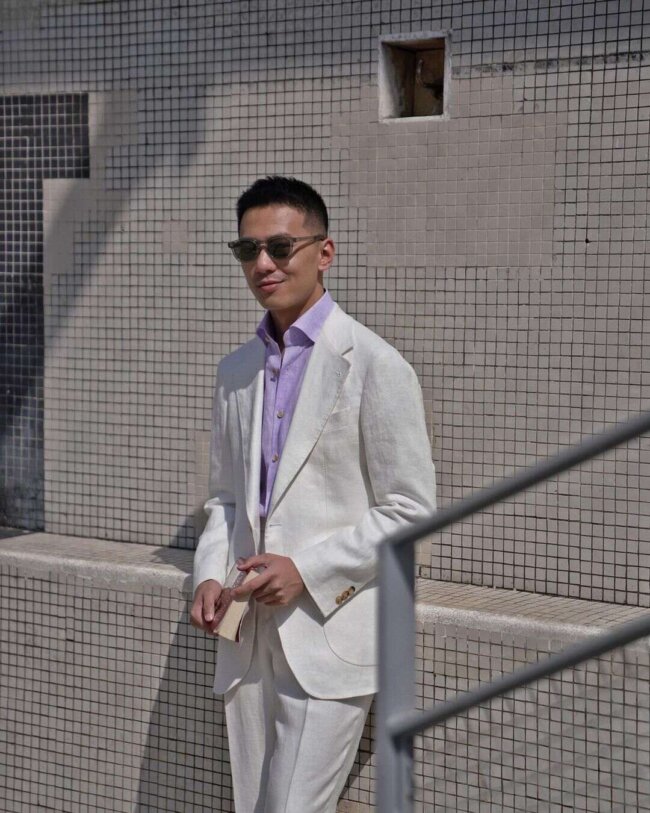 A bright look with white linen suit.