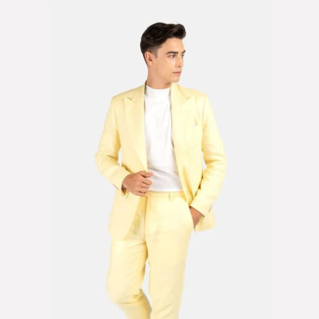 A soft look with yellow linen suit.