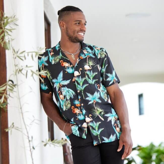 A bold look with a Hawaiian shirt. 